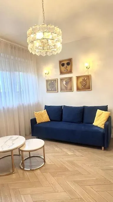 B&W Luxurious Apartment In The Heart Of Wroclaw